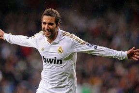 特殊水下蹦床大赛，水中跳跃的精彩瞬间，水上蹦床视频