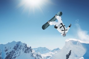 kaiyun体育app-“蓝天白云，下一个冠军是谁？赛场风云瞬息万变”，蓝天白云下句怎么接