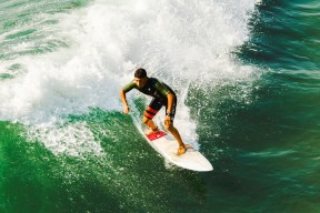 雷霆球员牵头启动“青少年科技篮球营”，雷霆篮球队的球星