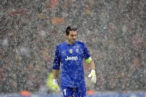 国乒全满贯得主马龙宣布退役，传奇谢幕引球迷泪目，国乒马龙正式退役吗